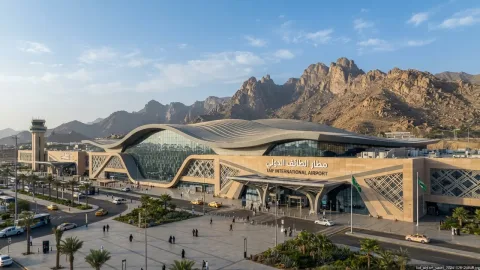 الدفاعات السعودية تُسقط صاروخًا حوثيًا استهدف الطائف