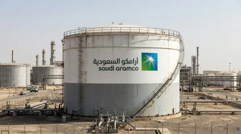 الحوثيون يعلنون ضرب مصفاتين ومنشأة أرامكو ومطارين في السعودية