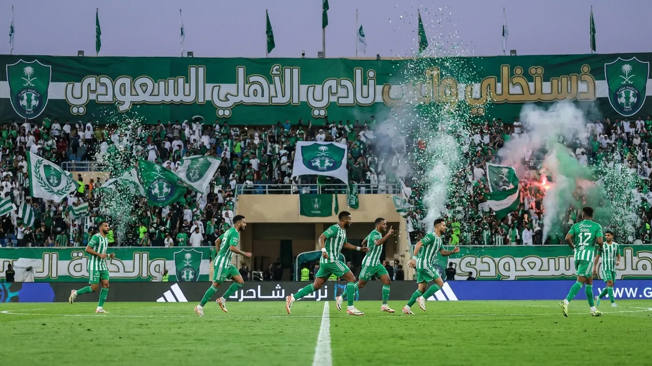 الأهلي السعودي يقلب تأخره على الغرافة ويصعد وصيفاً في غرب آسيا