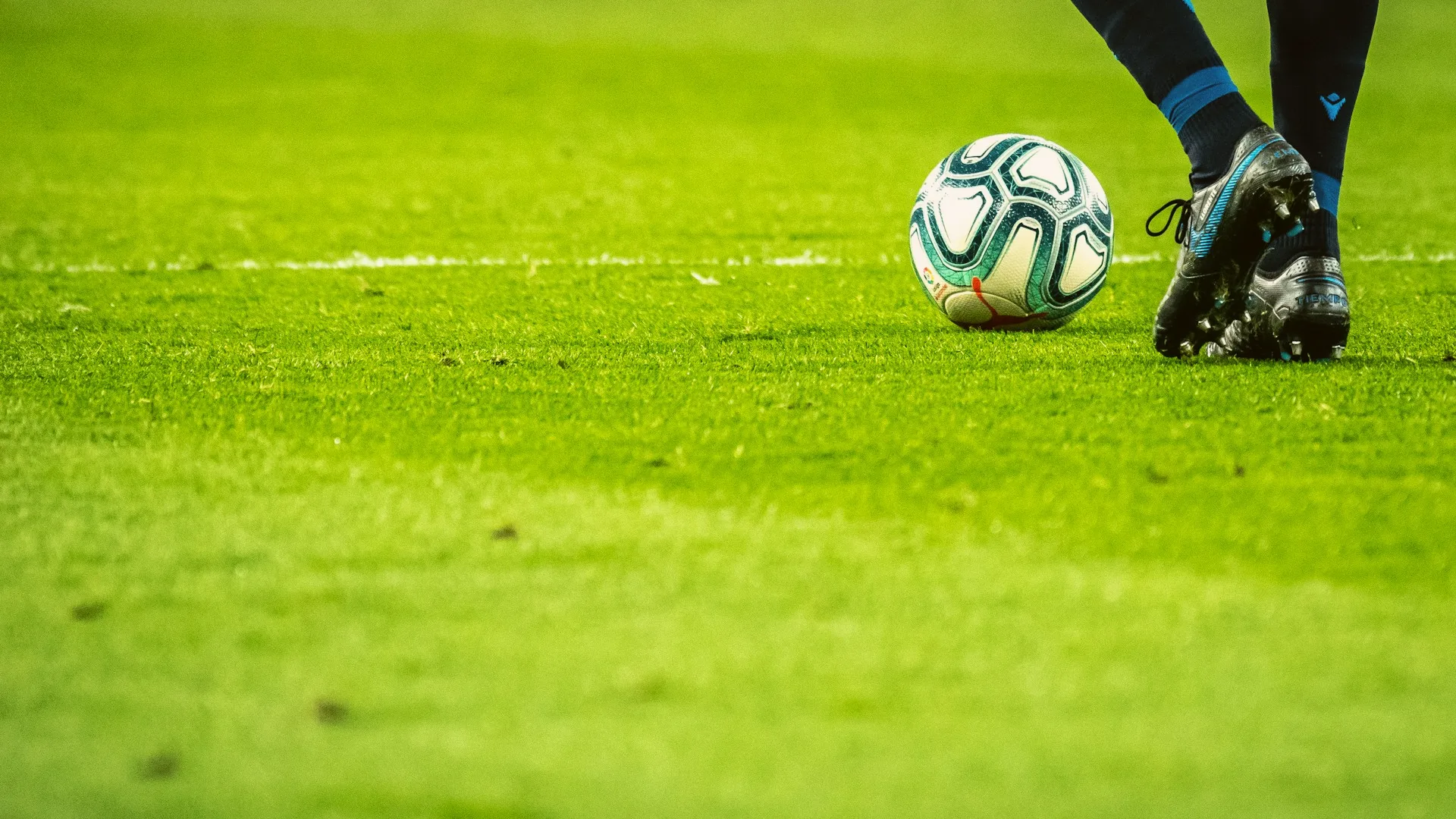 مجموعة القنوات الناقله لمباراه الزمالك اليوم ضد ديكيداها الصومالي 2025