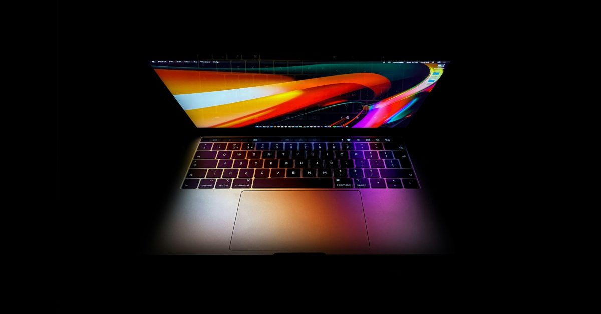 تقنية OLED تعيد تشكيل خريطة شحنات شاشات الحواسيب الفاخرة بحلول 2026