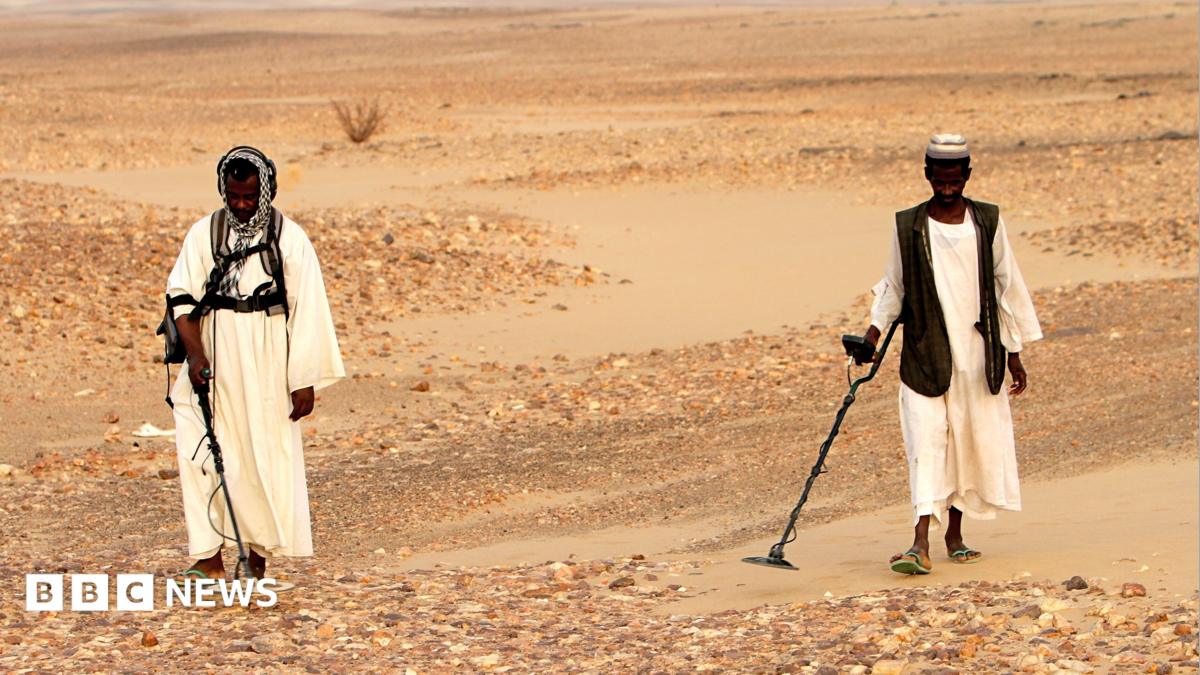 مقتل 72 منقباً عن الذهب بضربات جوية على الحدود السودانية المصرية