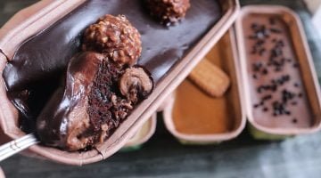 حلوى إسبانية لذيذة وسهلة التحضير..طريقة عمل كيكة الديسباسيتو بالشيكولاتة السايحة الهشة طعم رهيب من أول مرة