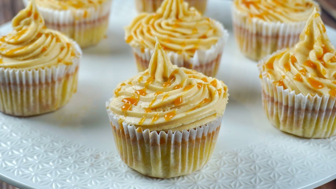 حلاوتها لا تقاوم وطعمها يجنن..طريقة عمل كب كيك الكراميل وسهلة لتحضيرها في دقائق بطعم رائع حلاوتها لا تقاوم وطعمها يجنن..طريقة عمل كب كيك الكراميل وسهلة لتحضيرها في دقائق بطعم رائع