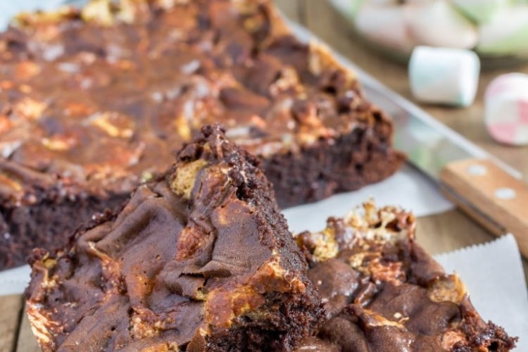 اعمليه لأطفالك… طريقة عمل المارشميلو في المنزل بمكونات متوفرة واقتصادية افضل من الجاهز وبأسرار المصانع اعمليه لأطفالك… طريقة عمل المارشميلو في المنزل بمكونات متوفرة واقتصادية افضل من الجاهز وبأسرار المصانع