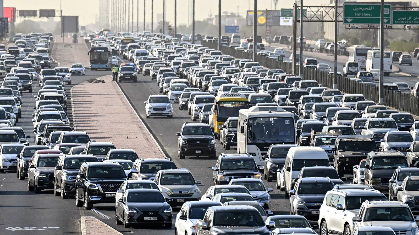 هام للكويتين.. “الحكومة الكويتية” فرض 3000 دينار غرامة على السيارات الان