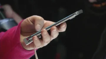 فرض رسوم على الهواتف القادمة من الخارج.. مش هتعدي المطار غير أما تدفع