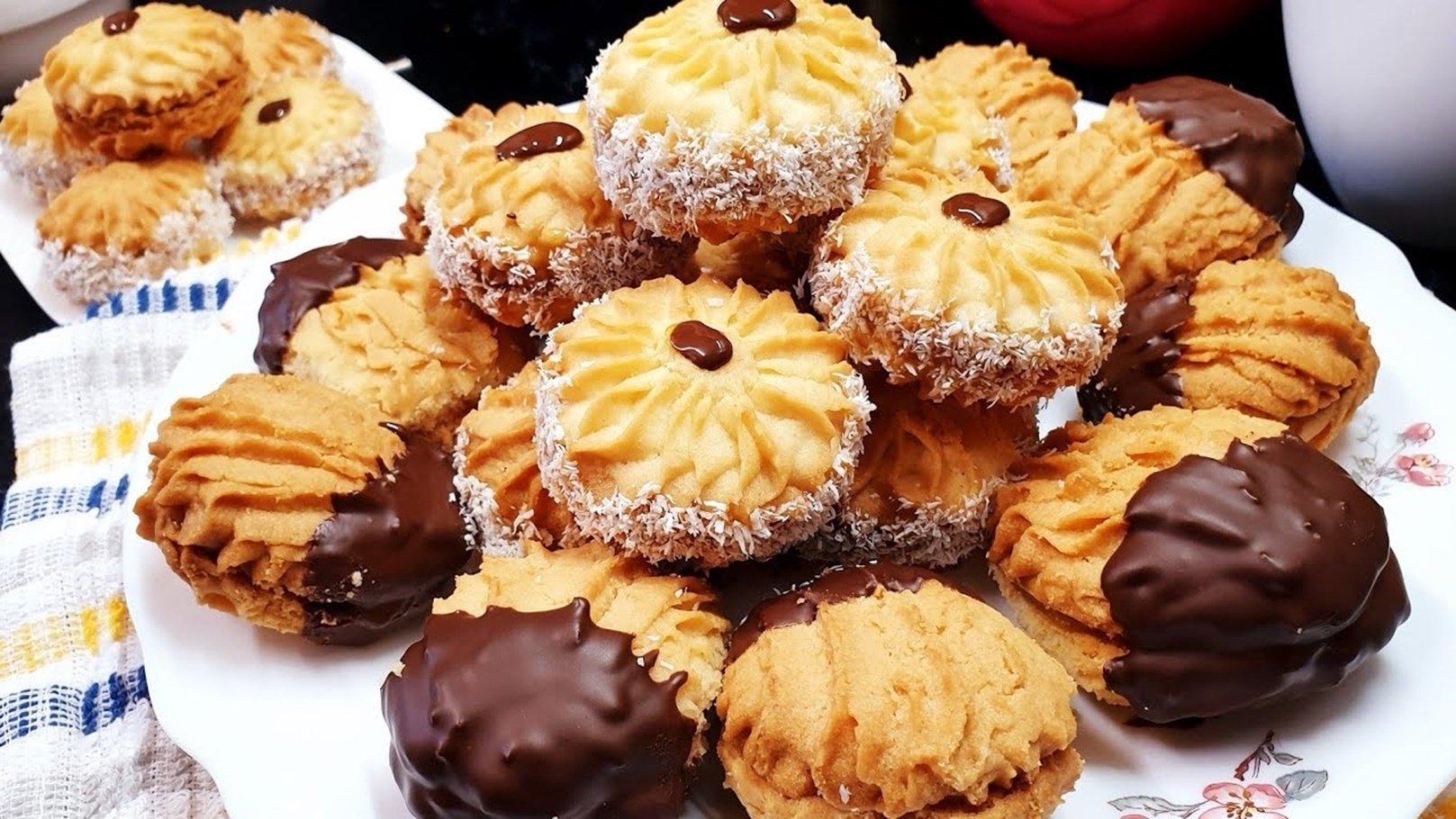 طريقة عمل البيتي فور بالمقادير دايب دوب وبطعم لا يقاوم 