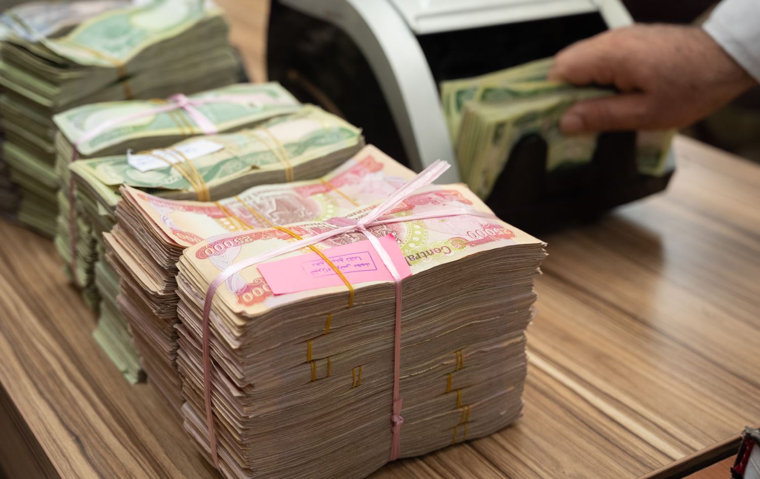 “فرحة العراقيين”.. مصرف الرافدين يعلن عن قروض تصل إلى 25000000 مليون دينار عراقي لهذه الفئات.. اعرف كل التفاصيل والشروط الآن!!
