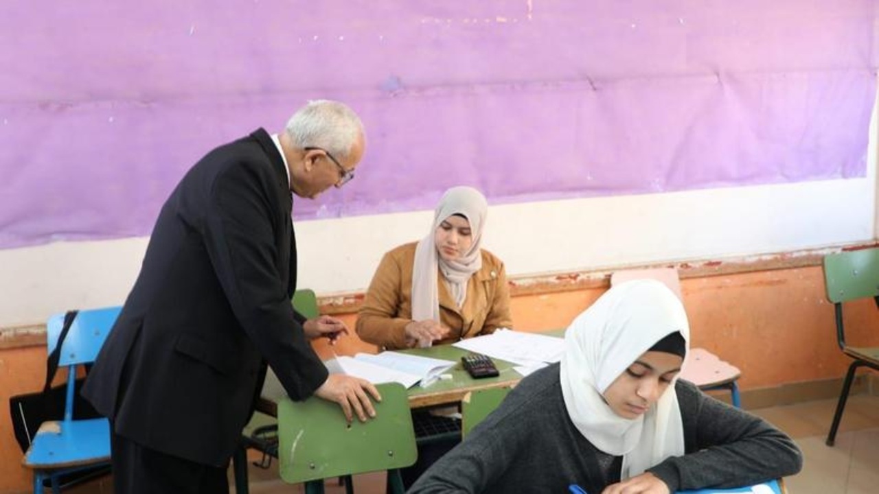«أهم الترتيبات الجديدة» بنظام البوكليت نزل جدول امتحانات الصف الثالث الإعدادي الترم الثاني 2025 في الجيزة