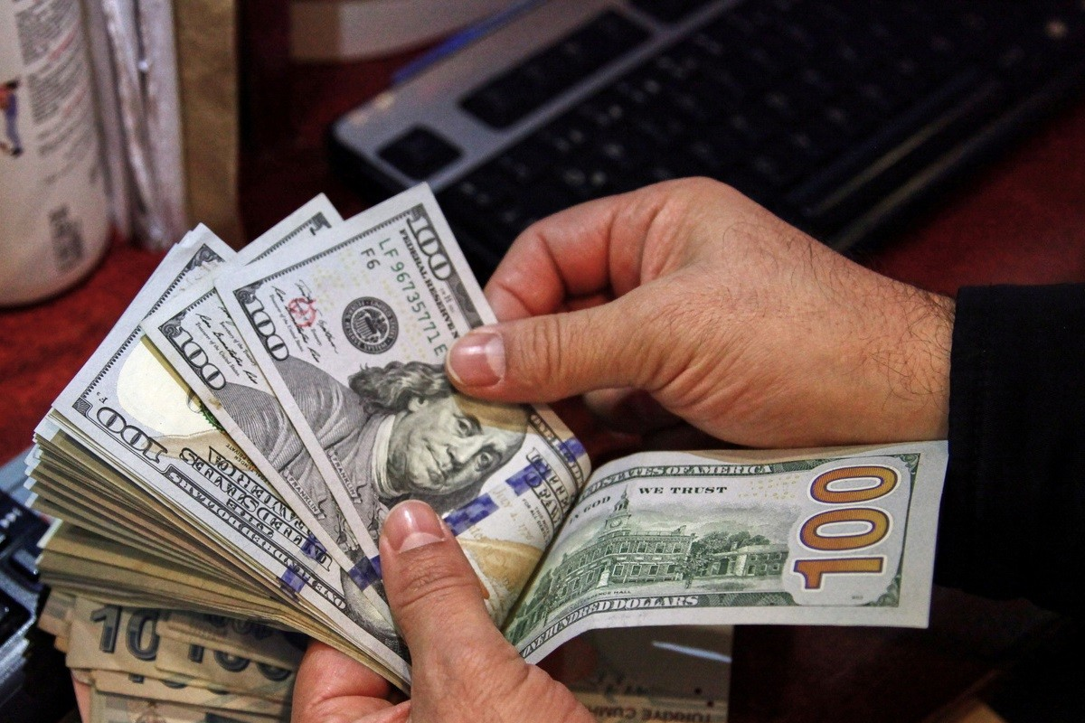 “رقــم جديد يصدم الجميــع” مفاجأة في سعر صرف الدولار مقابل الدينار العراقي اليوم الثلاثاء – وتفاصيل لحظيــة