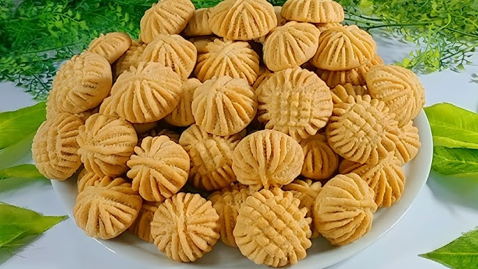 “لـفطار العـيد” جربيه مع كوباية شاي أو حليب.. طريقة معمول التمر الفاخر اللي بيدوب في البوق