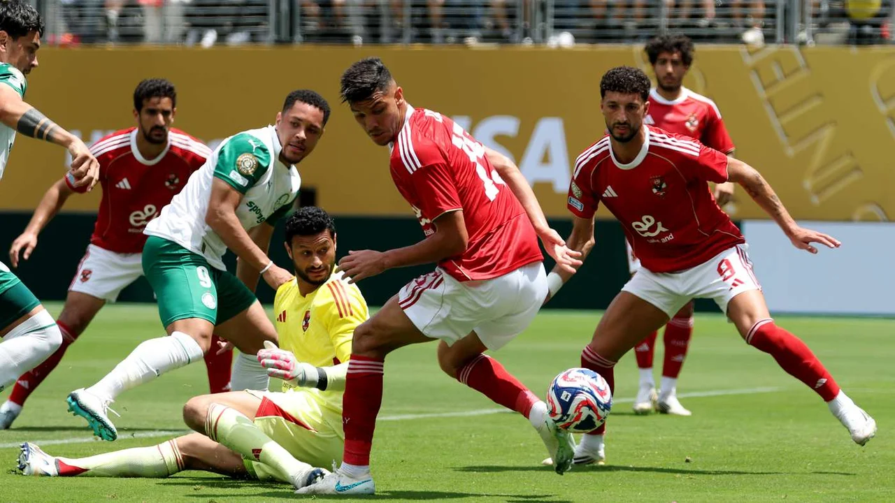 «صدام العمالقة» أبرز القنوات الناقلة لمباراة الأهلي وبورتو.. رابطة كأس العالم للأندية 2025