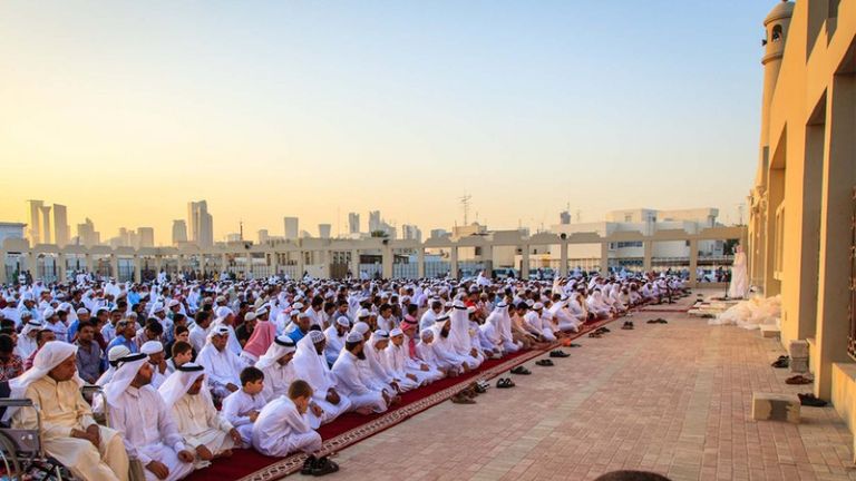 “الصلاة الساعة كام” موعد صلاة العيد في العراق ٢٠٢٥ بكافة المحافظات بغداد والبصرة والكرخ